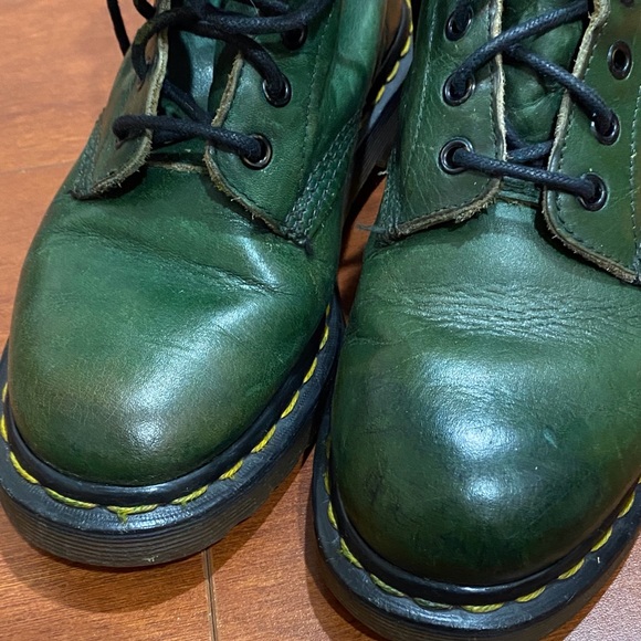 SOLD Vintage Doc Martens 8 Eyelet Green Boots England Sz 6 - Picture 6 of 12